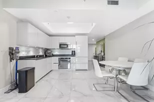 1010 Brickell Ave, Miami, FL 33131 - Photo 6