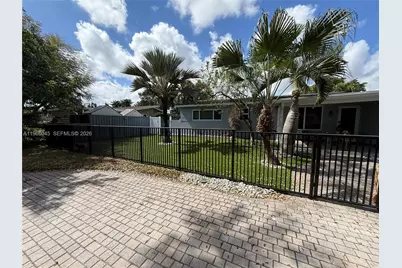 561 SE 3rd Ter, Pompano Beach, FL 33060 - Photo 4