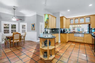 423 NE 23rd St, Wilton Manors, FL 33305 - Photo 6