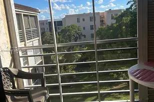 2840 Somerset Dr, Lauderdale Lakes, FL 33311 - Photo 8