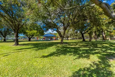 5201 Jefferson St, Hollywood, FL 33021 - Photo 22
