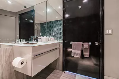 300 S Pointe Dr #1604, Miami Beach, FL 33139 - Photo 36