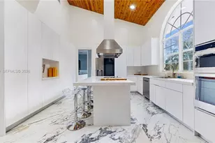 10340 SW 62nd St, Miami, FL 33173 - Photo 8