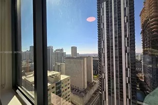 121 NE 5th St, Miami, FL 33132 - Photo 12