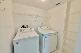 2334 S Cypress Bend Dr, Pompano Beach, FL 33069 - Photo 28