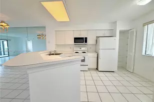 2334 S Cypress Bend Dr, Pompano Beach, FL 33069 - Photo 6