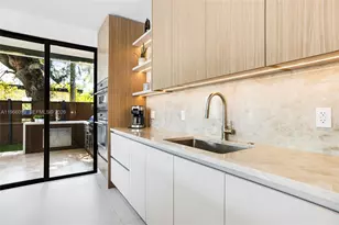 300 NE 48th St, Miami, FL 33137 - Photo 14