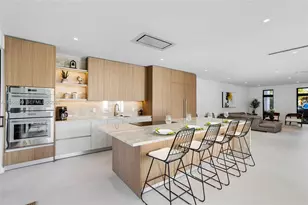 300 NE 48th St, Miami, FL 33137 - Photo 12