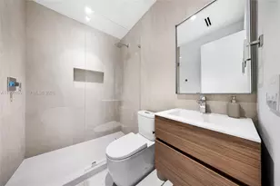 300 NE 48th St, Miami, FL 33137 - Photo 36