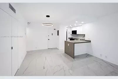 1000 West Ave #1024, Miami Beach, FL 33139 - Photo 4