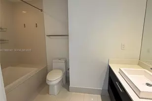 55 SW 9th St, Miami, FL 33130 - Photo 8