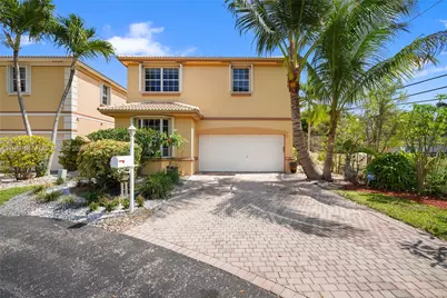 1282 Grant Ct, Hollywood, FL 33019 - Photo 2