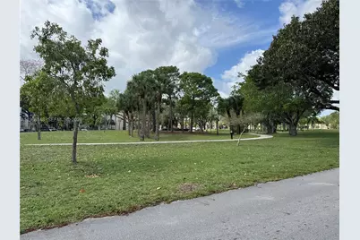 6301 N Fall Circle Dr #213, Lauderhill, FL 33319 - Photo 2