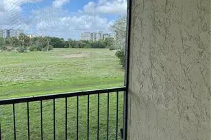 6301 N Fall Circle Dr, Lauderhill, FL 33319 - Photo 16