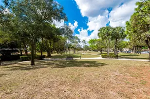 6301 N Fall Circle Dr, Lauderhill, FL 33319 - Photo 6