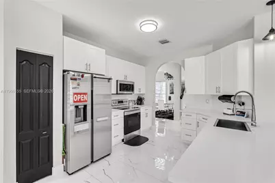 1147 NE 37th Place, Homestead, FL 33033 - Photo 12