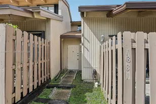 1881 SW 81st Ave, Davie, FL 33324 - Photo 2
