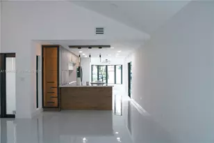 10433 SW 118th Ct, Miami, FL 33186 - Photo 2