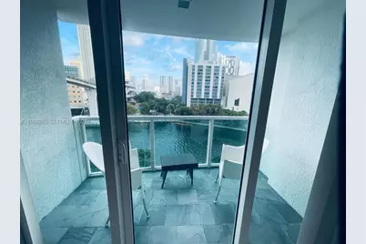 31 SE 5th St #601, Miami, FL 33131 - Photo 4