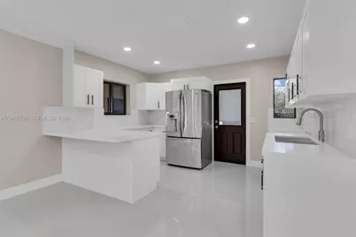 18765 SW 316th Ter, Homestead, FL 33030 - Photo 8