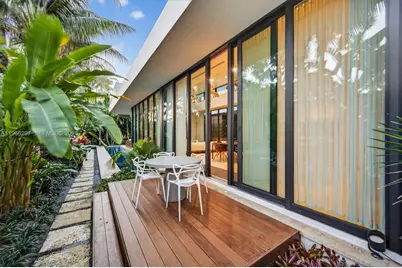 2300 Sunset Dr, Miami Beach, FL 33140 - Photo 14