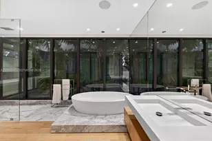 2300 Sunset Dr, Miami Beach, FL 33140 - Photo 20