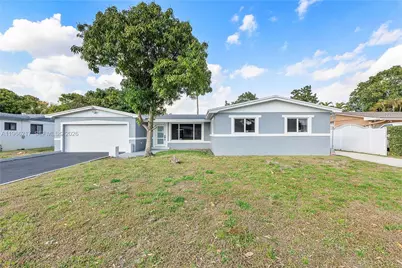 4725 NW 5th Ct, Plantation, FL 33317 - Photo 4