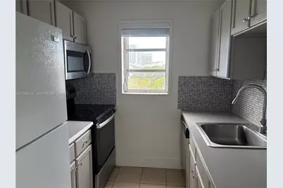 1701 Washington St #504, Hollywood, FL 33020 - Photo 8