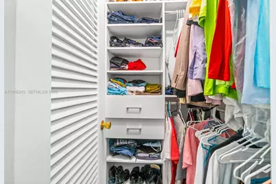 3201 Abbott Ln, Hollywood, FL 33021 - Photo 18