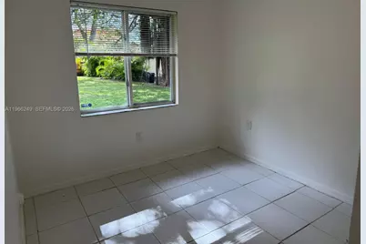 2522 NE 184th Ter #2522, North Miami Beach, FL 33160 - Photo 4