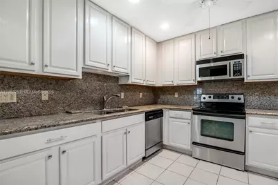 6581 Riparian Rd, Lake Worth, FL 33462 - Photo 16