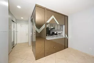 10537 NW 11th St, Pembroke Pines, FL 33026 - Photo 2