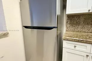 801 NE 199th St, Miami, FL 33179 - Photo 4