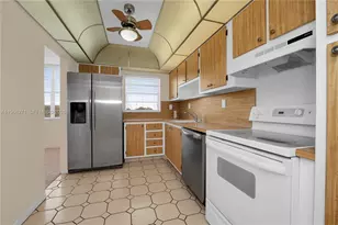 1400 St Charles Pl, Pembroke Pines, FL 33026 - Photo 6