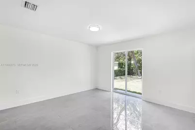 933 NW 50th St, Miami, FL 33127 - Photo 12
