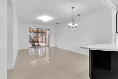 30 SE 6th Rd, Homestead, FL 33030 - Photo 8