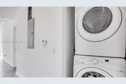 151 SE 1st St #2101, Miami, FL 33131 - Photo 14