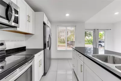 25936 SW 139th Path, Homestead, FL 33032 - Photo 10