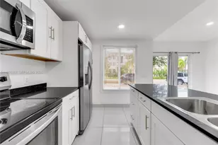 25936 SW 139th Path, Homestead, FL 33032 - Photo 10