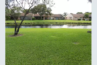 7924 NW 10th St, Plantation, FL 33322 - Photo 2