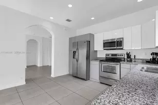 22572 SW 103rd Ct, Cutler Bay, FL 33190 - Photo 4