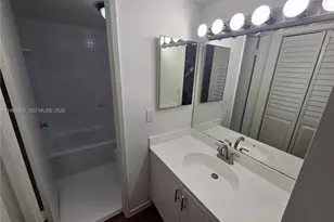 10255 NW 9th St Cir, Miami, FL 33172 - Photo 16