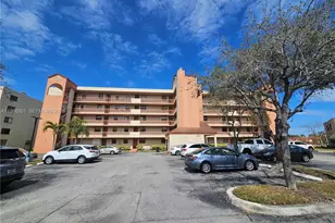 10255 NW 9th St Cir, Miami, FL 33172 - Photo 20