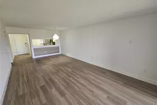 10255 NW 9th St Cir, Miami, FL 33172 - Photo 6