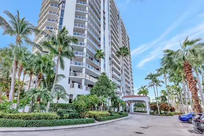 3600 Yacht Club Dr #703, Aventura, FL 33180 - Photo 2