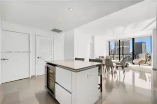 88 SW 7th St, Miami, FL 33130 - Photo 6