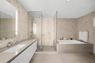 88 SW 7th St #2105, Miami, FL 33130 - Photo 12