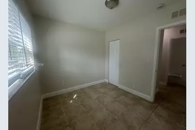 2511 NW 9th St, Fort Lauderdale, FL 33311 - Photo 4