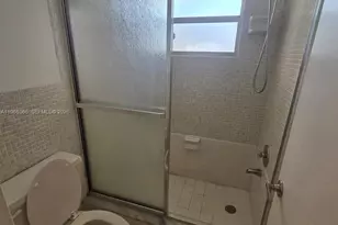 851 NE 14th Ave, Hallandale Beach, FL 33009 - Photo 24