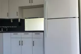 851 NE 14th Ave, Hallandale Beach, FL 33009 - Photo 8